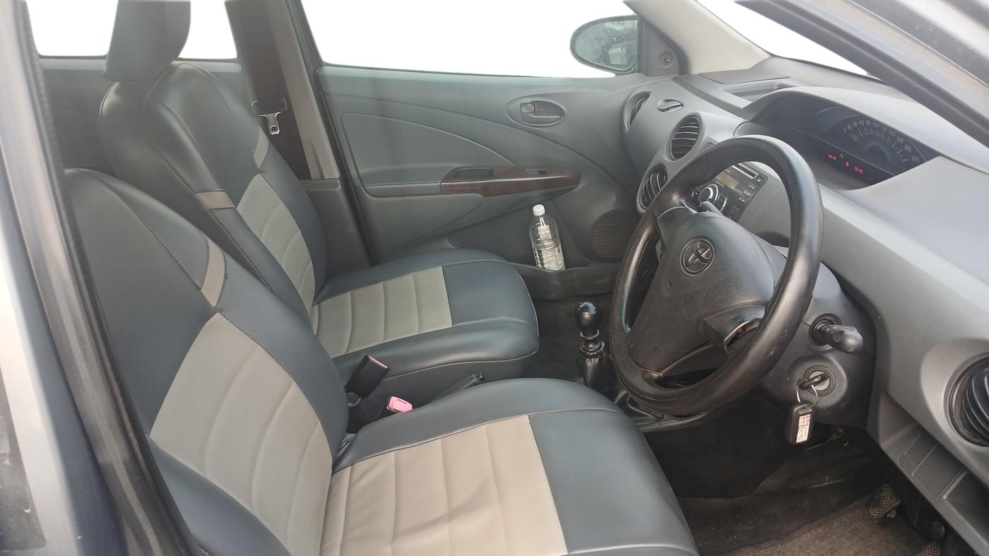 2013 Toyota Etios GD, Diesel, Manual, 92,197 km, Right Side Front Door Cabin