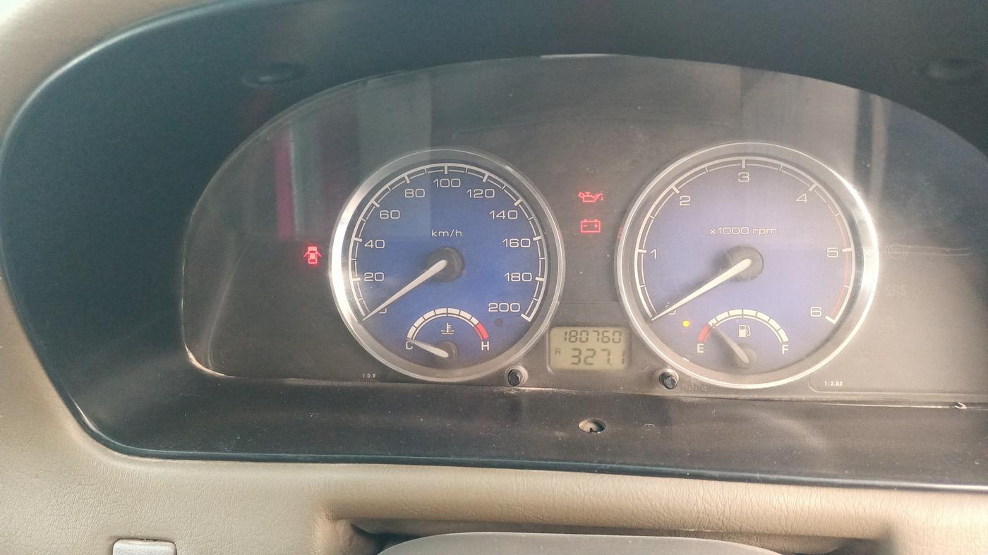 2011 Tata Safari 4X2 EX DICOR, Diesel, Manual, 1,80,760 km, Open Bonnet