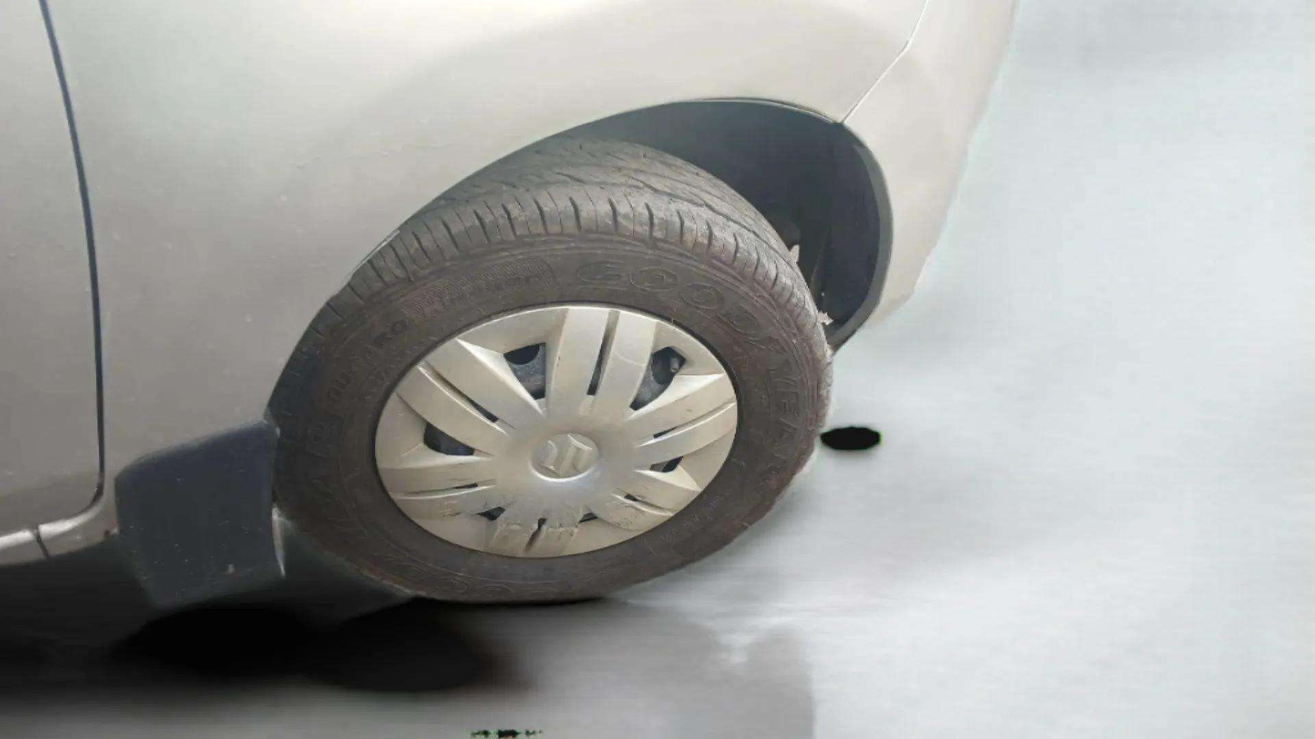 2015 Maruti Alto 800 LXI, Petrol, Manual, 74,400 km, Right Front Wheel