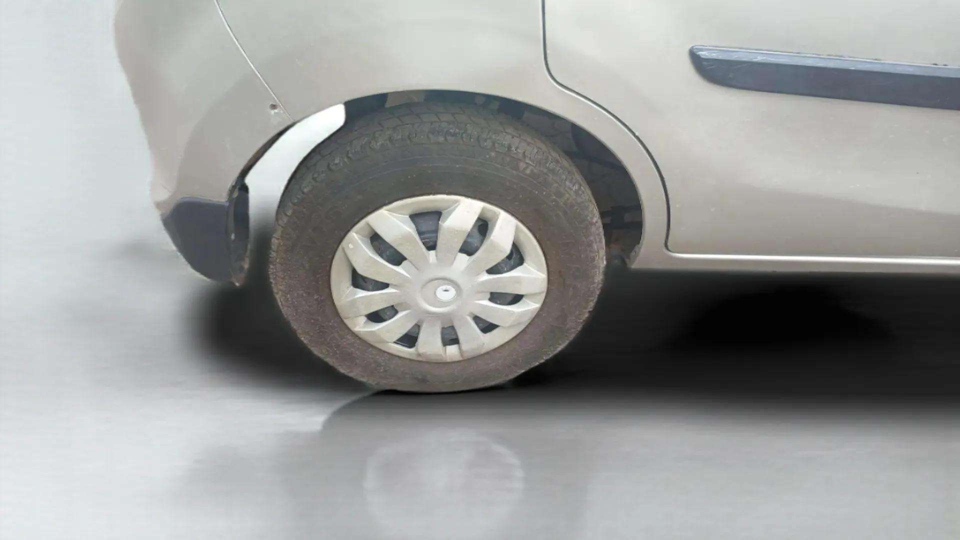 2015 Maruti Alto 800 LXI, Petrol, Manual, 74,400 km, Right Rear Wheel