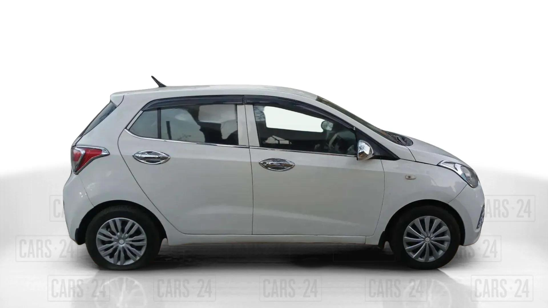 2013 Hyundai Grand i10 MAGNA 1.1 CRDI, Diesel, Manual, 91,996 km, Right Side View