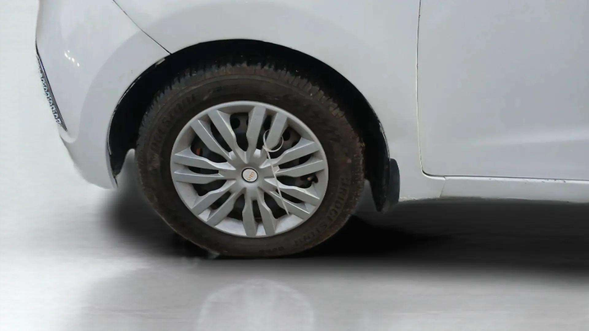 2013 Hyundai Grand i10 MAGNA 1.1 CRDI, Diesel, Manual, 91,996 km, Left Front Wheel