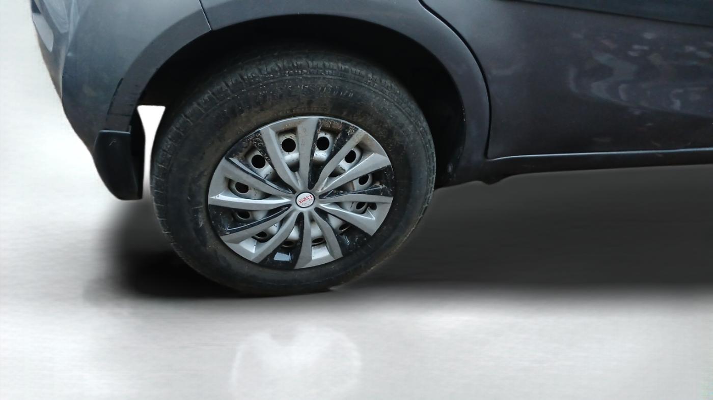 2011 Maruti Ritz LDI, Diesel, Manual, 85,397 km, Right Rear Wheel