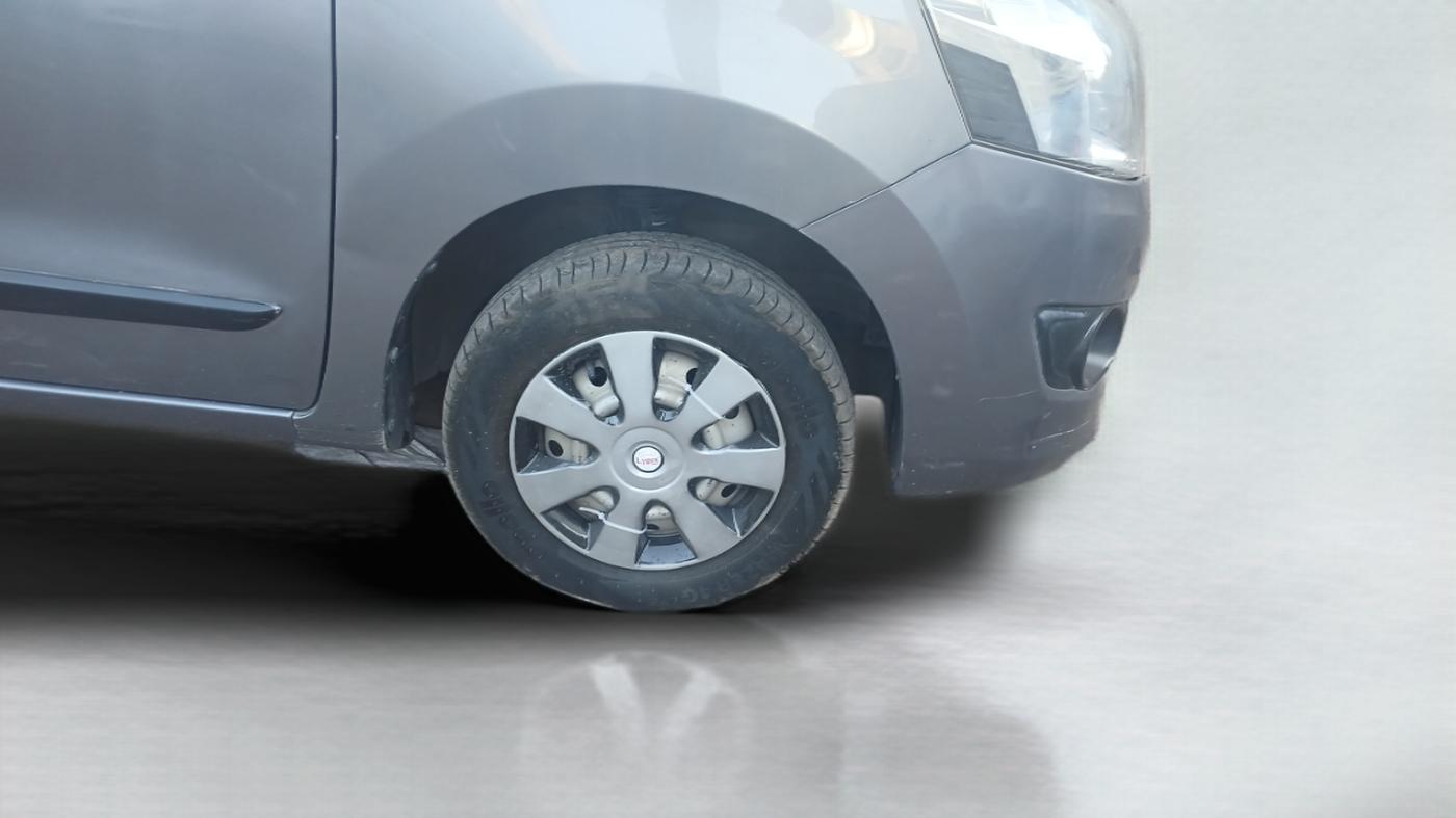 2015 Maruti Wagon R 1.0 LXI CNG, CNG, Manual, 87,000 km, Right Front Wheel