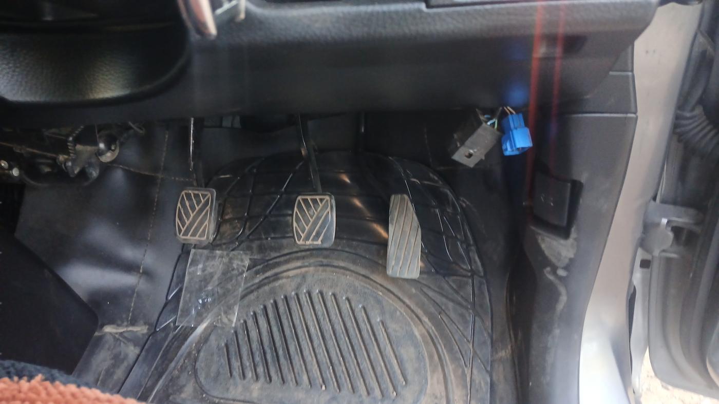 2015 Maruti Wagon R 1.0 LXI CNG, CNG, Manual, 87,000 km, Pedals