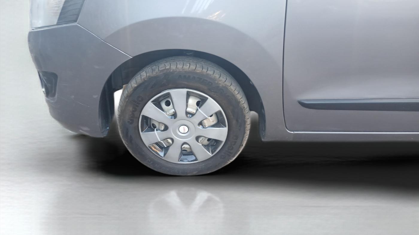 2015 Maruti Wagon R 1.0 LXI CNG, CNG, Manual, 87,000 km, Left Front Wheel