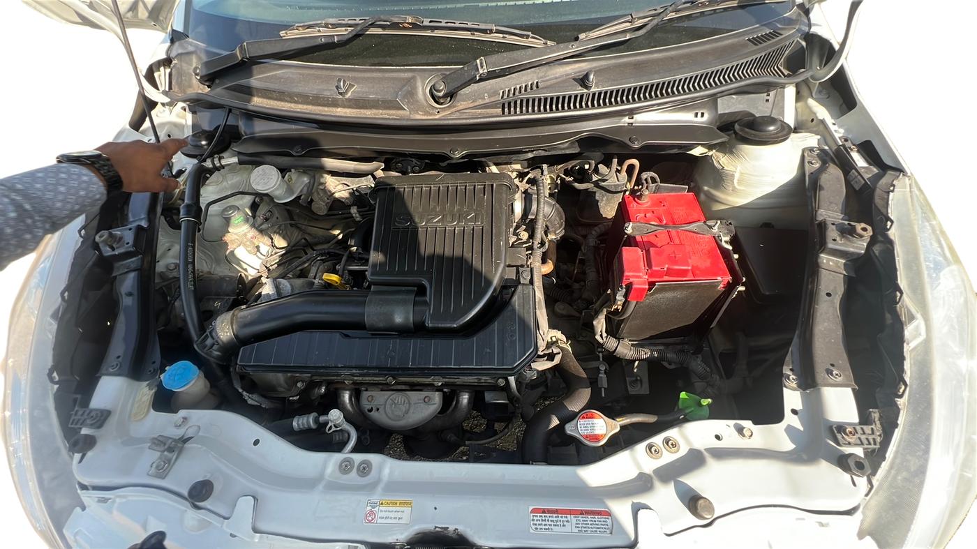 2014 Maruti Swift LXI, Petrol, Manual, 80,839 km, Open Bonnet