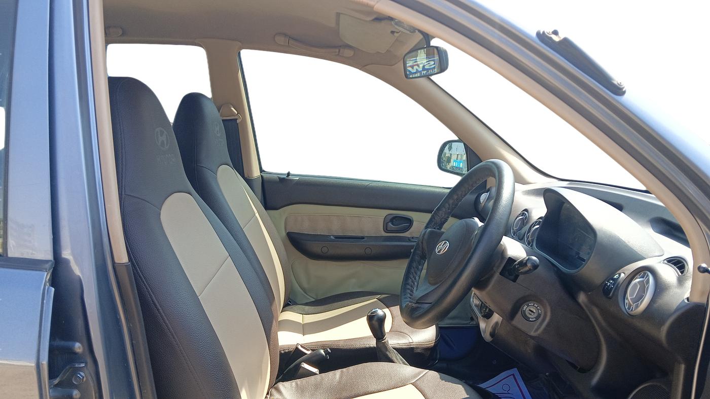 2011 Hyundai Santro Xing GLS, Petrol, Manual, 36,866 km, Right Side Front Door Cabin