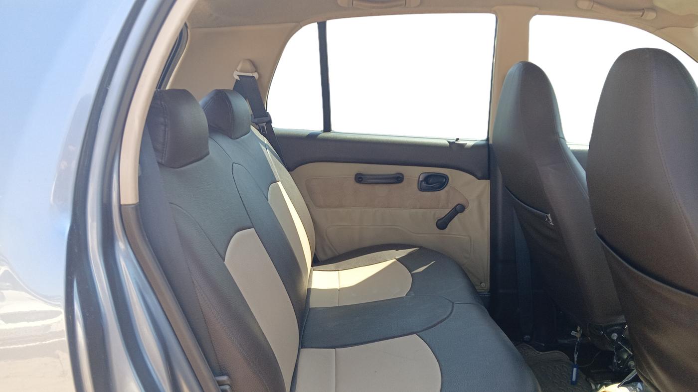 2011 Hyundai Santro Xing GLS, Petrol, Manual, 36,866 km, Right Side Rear Door Cabin