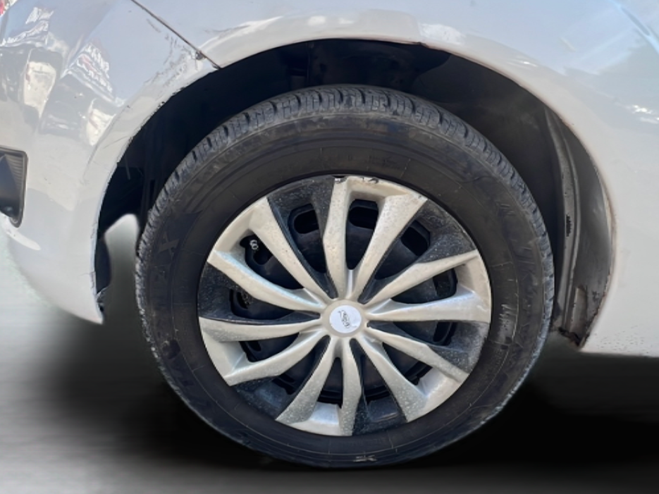 2012 Ford Figo EXI 1.4 DIESEL, Diesel, Manual, 1,23,942 km, Left Front Wheel