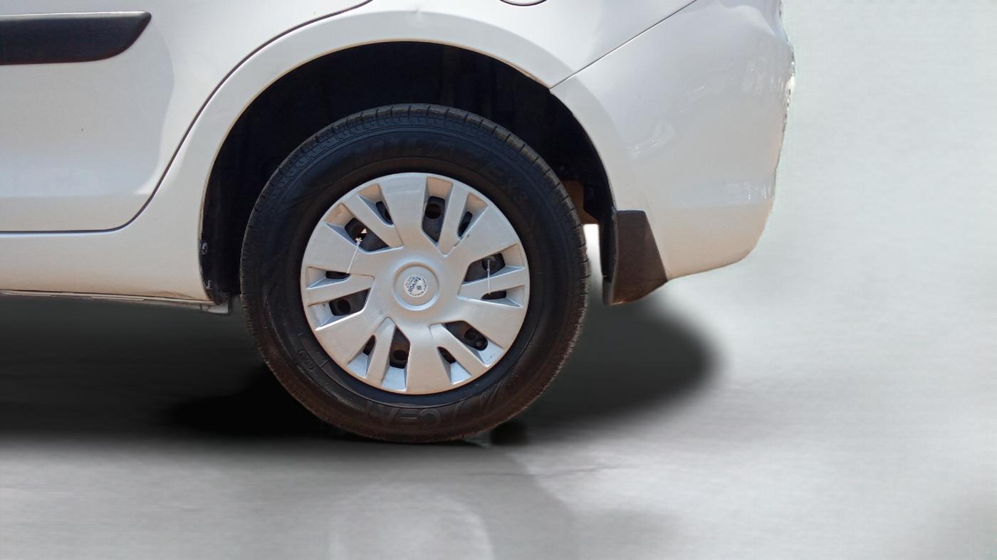 2015 Maruti Swift Dzire VXI, Petrol, Manual, 66,914 km, Left Rear Wheel