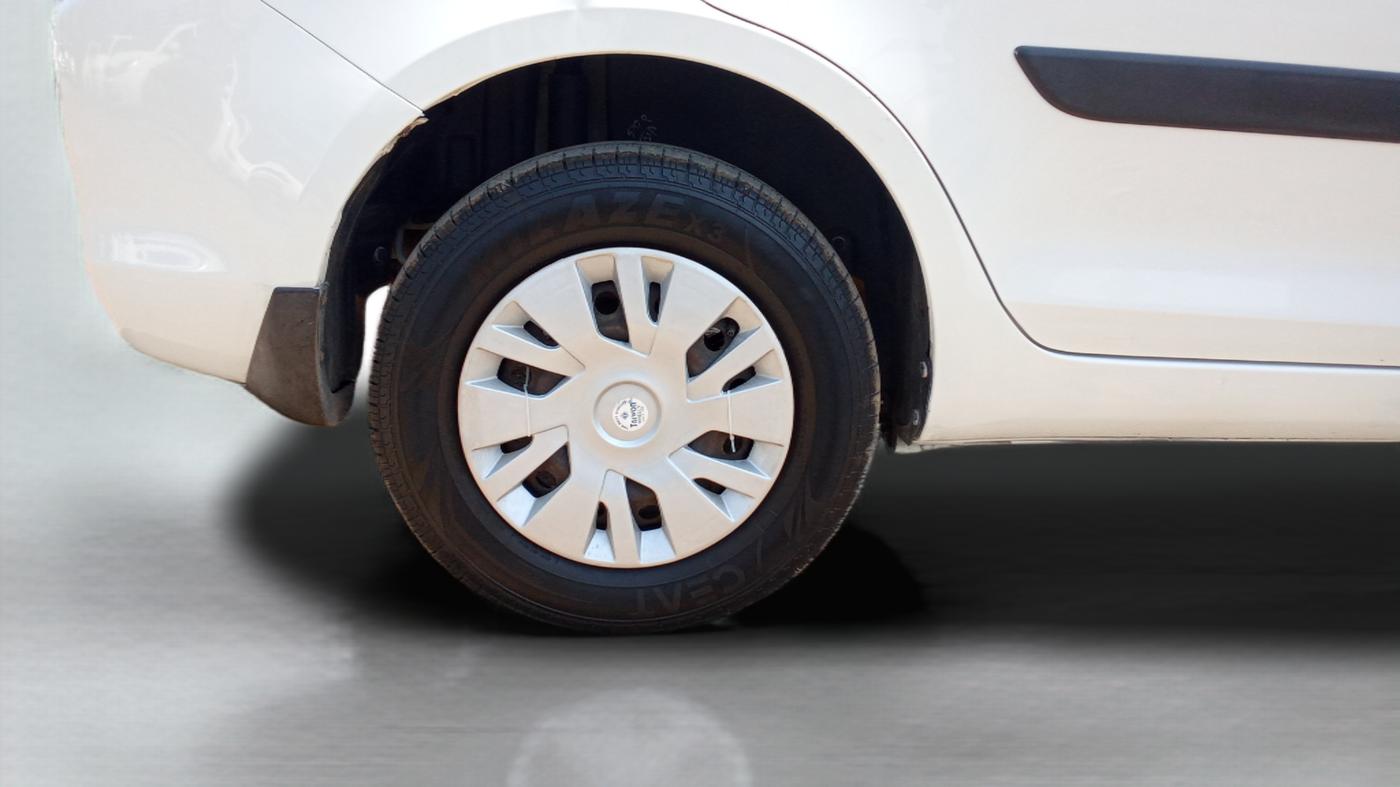 2015 Maruti Swift Dzire VXI, Petrol, Manual, 66,914 km, Right Rear Wheel