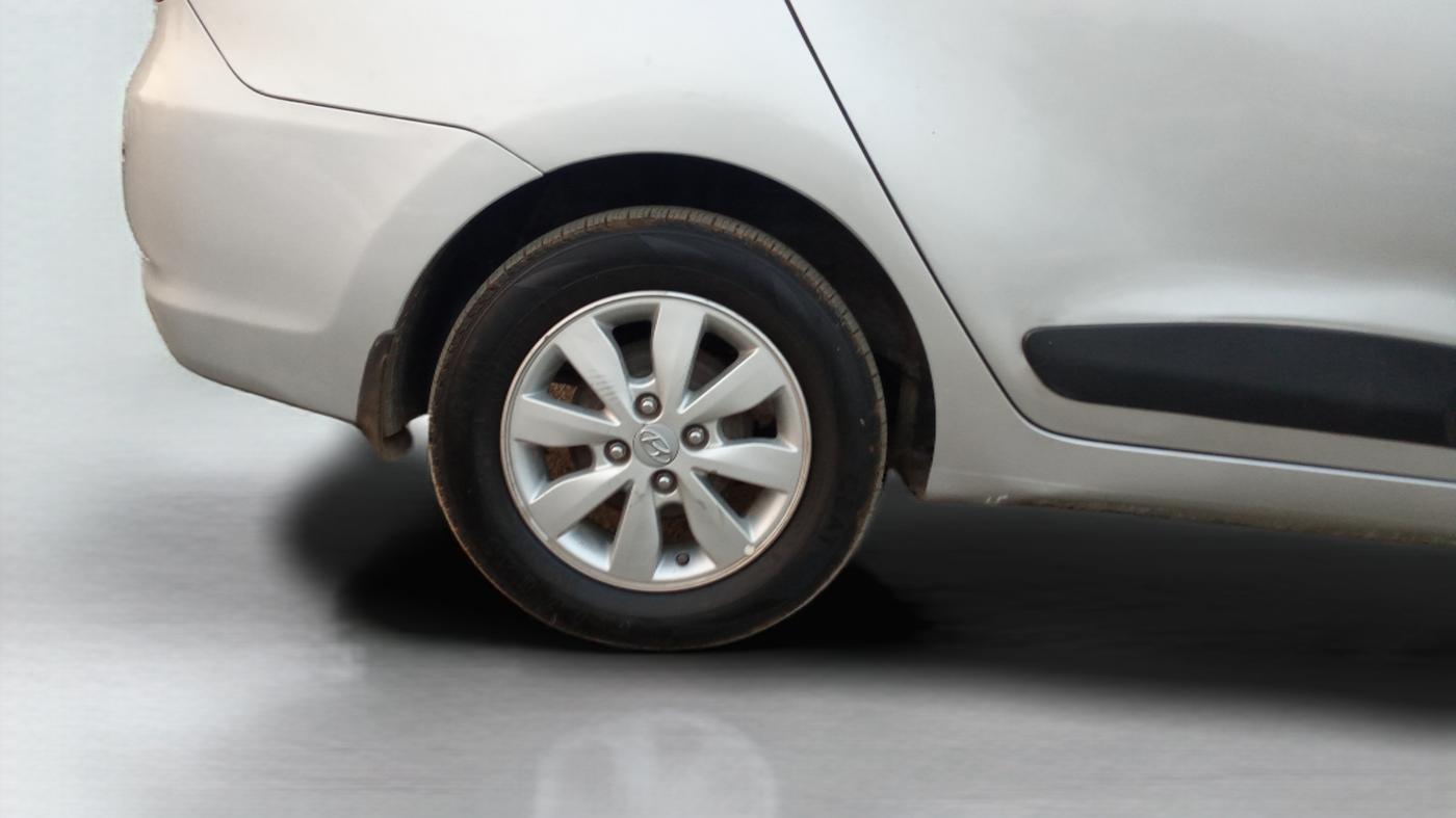 2014 Hyundai Xcent SX 1.2, Petrol, Manual, 77,005 km, Right Rear Wheel