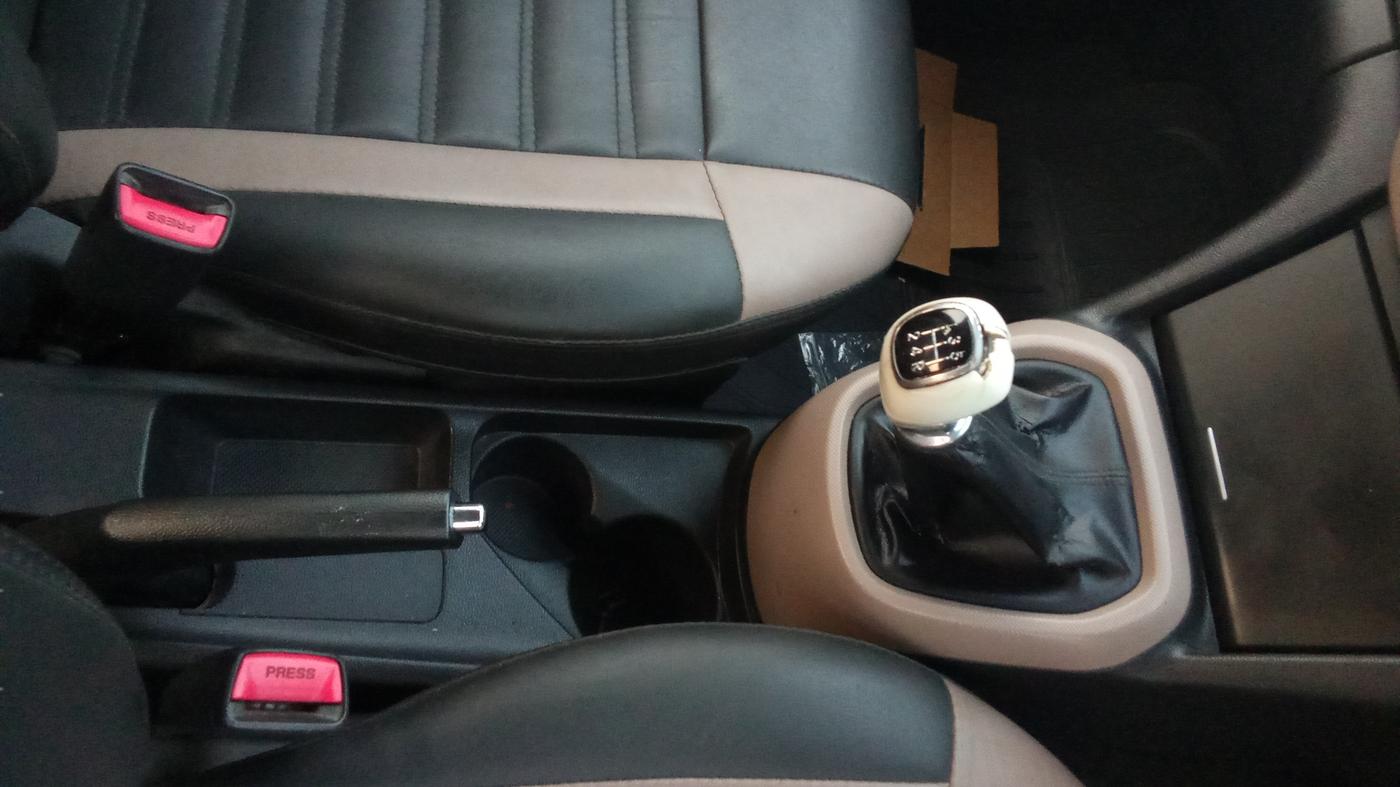2014 Hyundai Xcent SX 1.2, Petrol, Manual, 77,005 km, Gear Lever