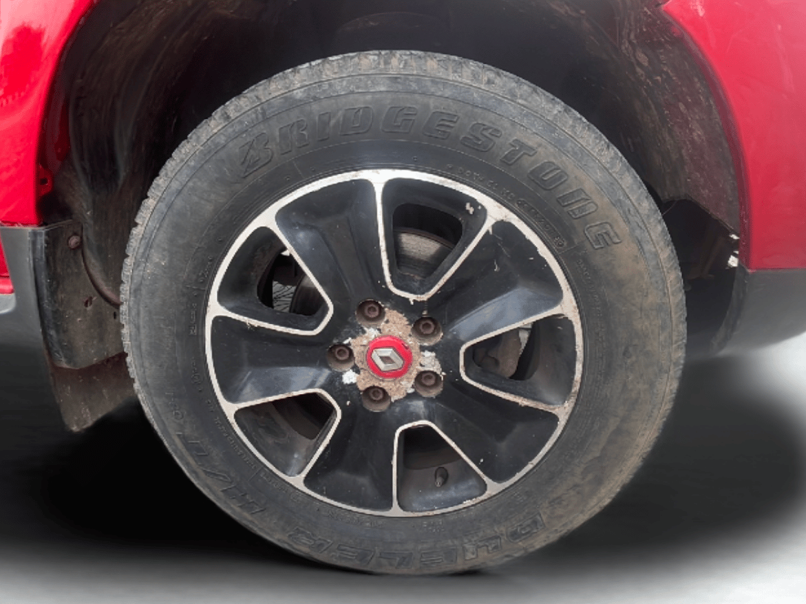 2016 Renault Duster 85 PS RXL DIESEL, Diesel, Manual, 72,620 km, Right Front Wheel