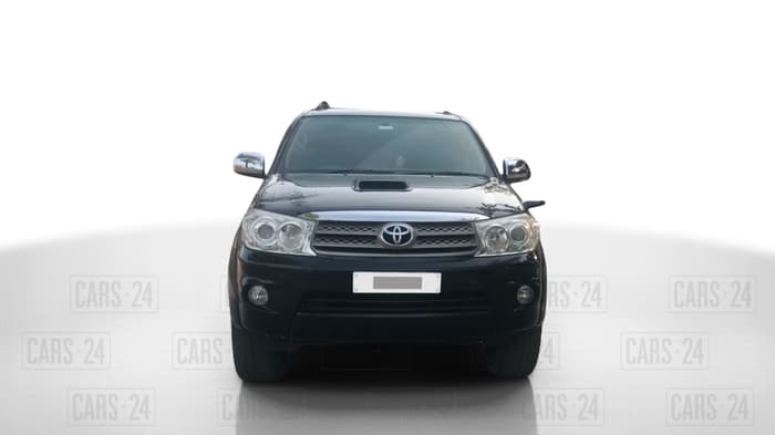 2010 Toyota Fortuner 3.0 4X4 MT, Diesel, Manual, 98,700 km, Front