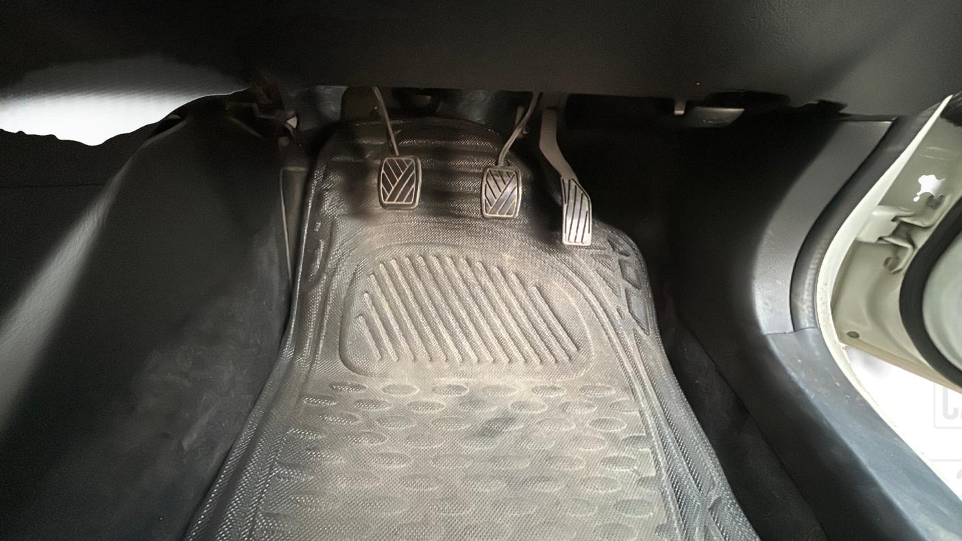 2019 Maruti Vitara Brezza VDI, Diesel, Manual, 89,000 km, Pedals