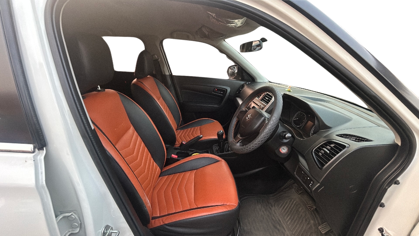 2019 Maruti Vitara Brezza VDI, Diesel, Manual, 89,000 km, Right Side Front Door Cabin