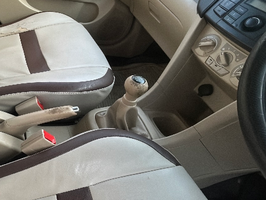 2014 Maruti Swift Dzire VDI, Diesel, Manual, 93,000 km, Gear Lever