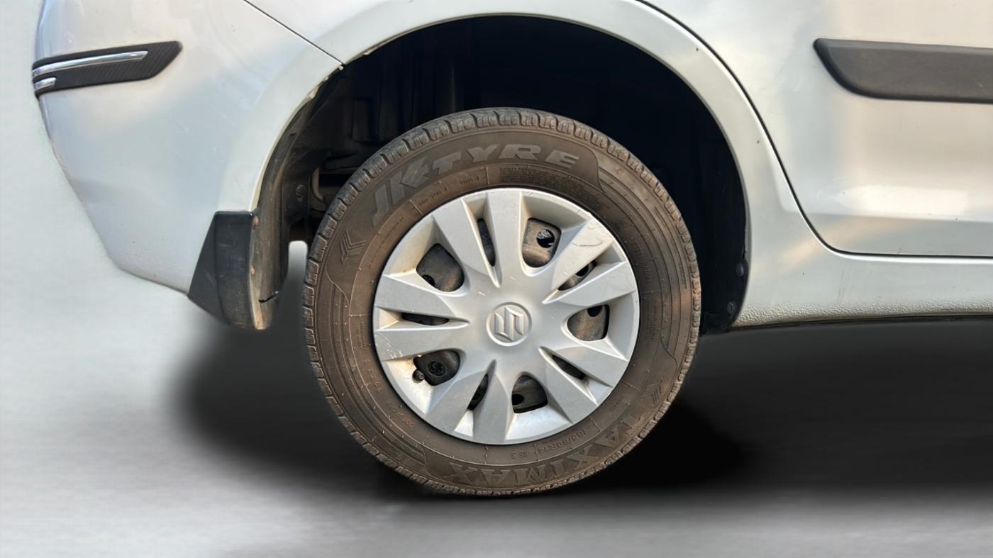 2014 Maruti Swift Dzire VDI, Diesel, Manual, 93,000 km, Right Rear Wheel