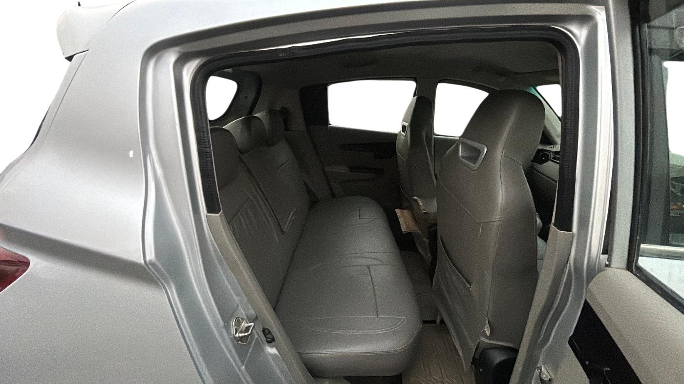 2016 Mahindra Kuv100 K8 D 6 STR, Diesel, Manual, 84,370 km, Right Side Rear Door Cabin