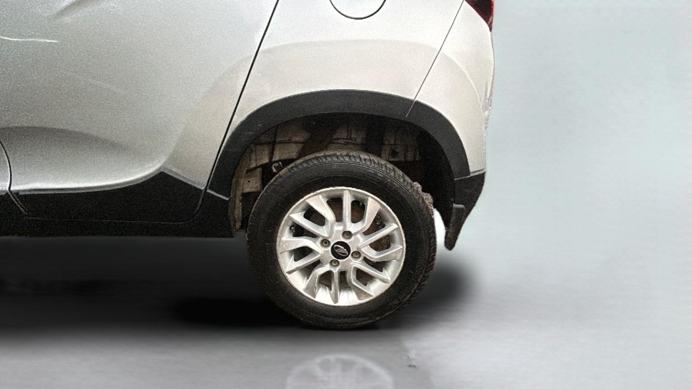 2016 Mahindra Kuv100 K8 D 6 STR, Diesel, Manual, 84,370 km, Left Front Wheel