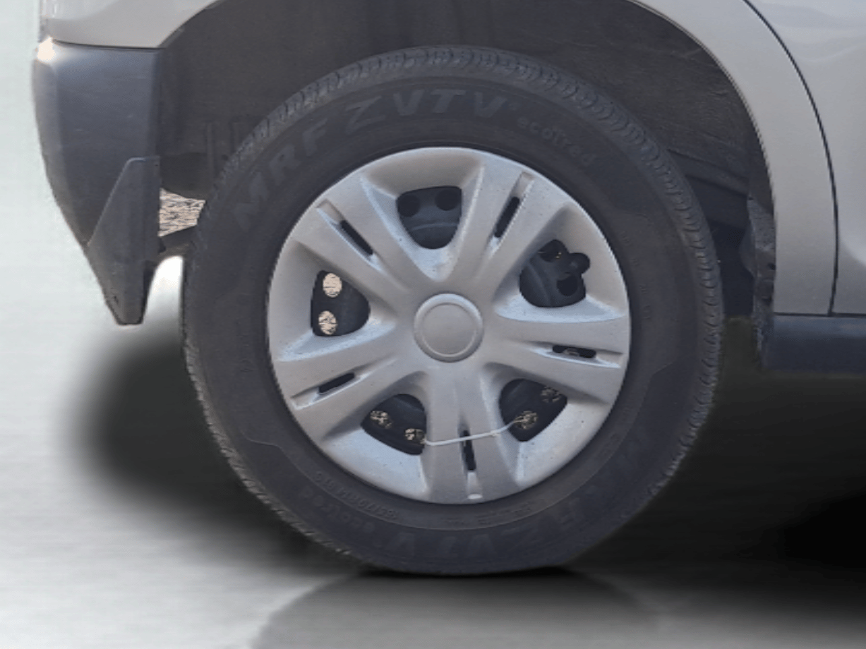 2021 Maruti S PRESSO LXI (O) CNG, CNG, Manual, 26,018 km, Right Rear Wheel
