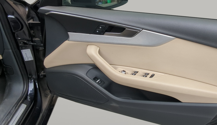 2018 Audi A4 35 TDI Technology, Diesel, Automatic, 78,865 km, Driver Side Door Panel Controls