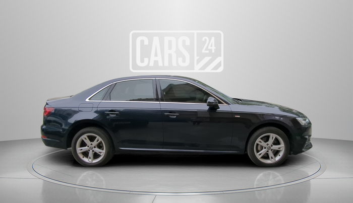 2018 Audi A4 35 TDI Technology, Diesel, Automatic, 78,865 km, Right Side View