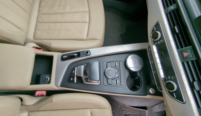 2018 Audi A4 35 TDI Technology, Diesel, Automatic, 78,865 km, Gear Lever