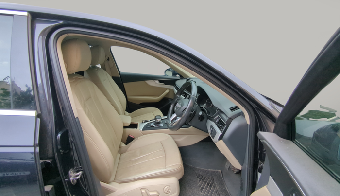 2018 Audi A4 35 TDI Technology, Diesel, Automatic, 78,865 km, Right Side Front Door Cabin